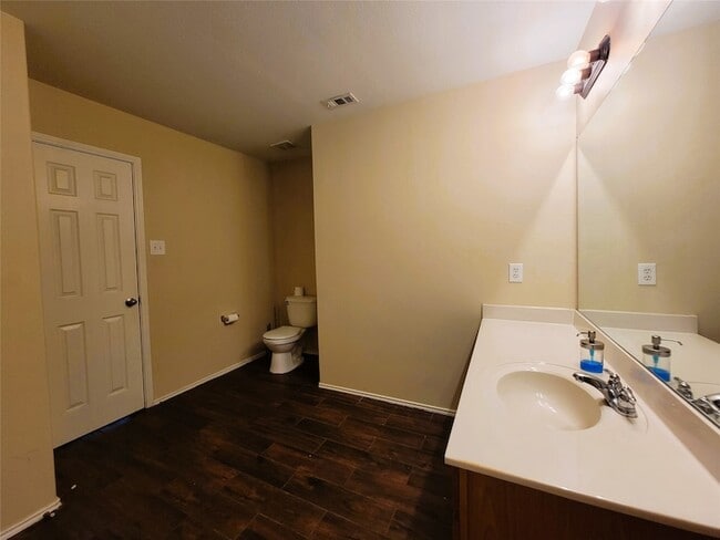 Building Photo - 1433 Kramer Ct