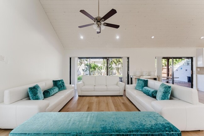 Building Photo - 665 Jeffery St