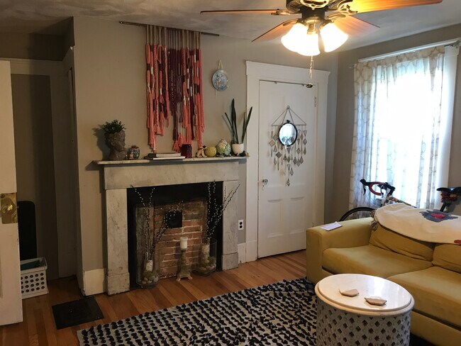 Building Photo - 23 Boston St