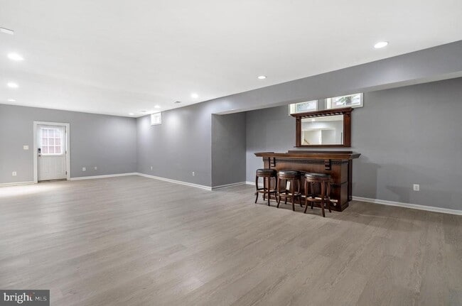 Building Photo - 8880 Olive Mae Cir