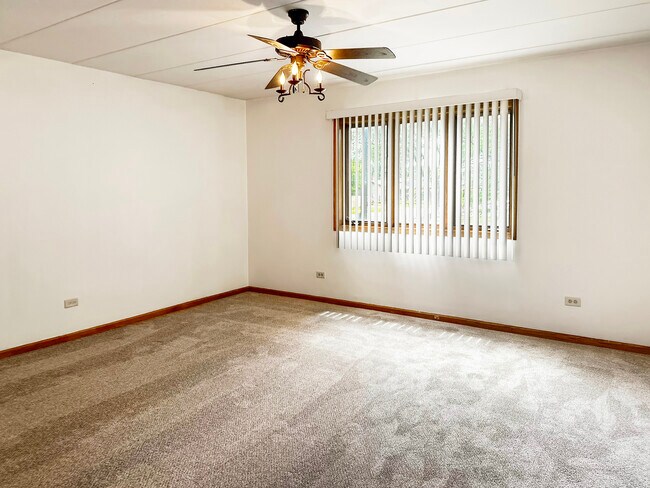 Building Photo - 8659 Meade Ave