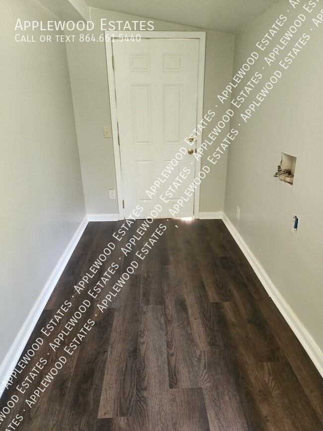 Building Photo - 455b Dogwood Cir-