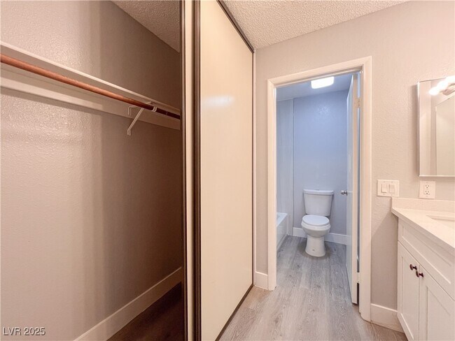 Building Photo - 4842 Nara Vista Way