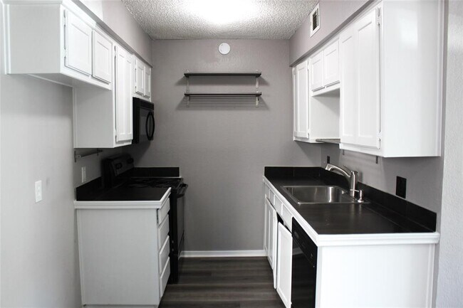 Building Photo - 922 Fannin St