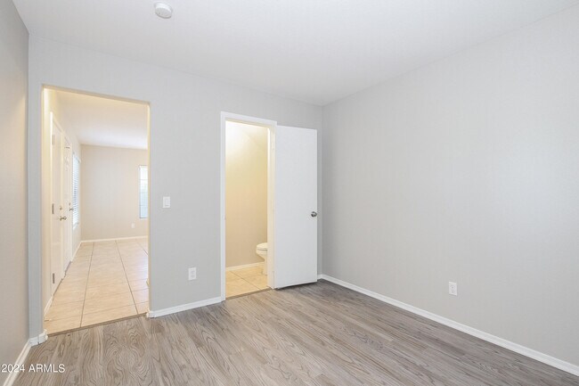 Building Photo - 2239 E Paraiso Dr