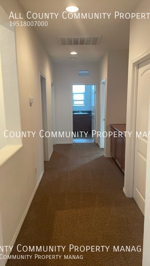 Building Photo - 40298 Hannah Way