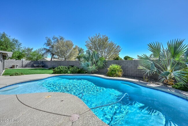 Building Photo - 18203 N 85th Dr