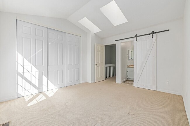 Building Photo - 8066 S Columbine Ct