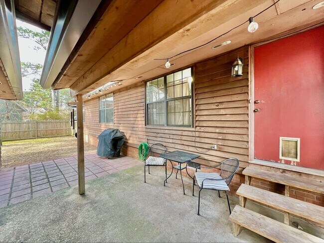 Building Photo - 308 Holly Cove