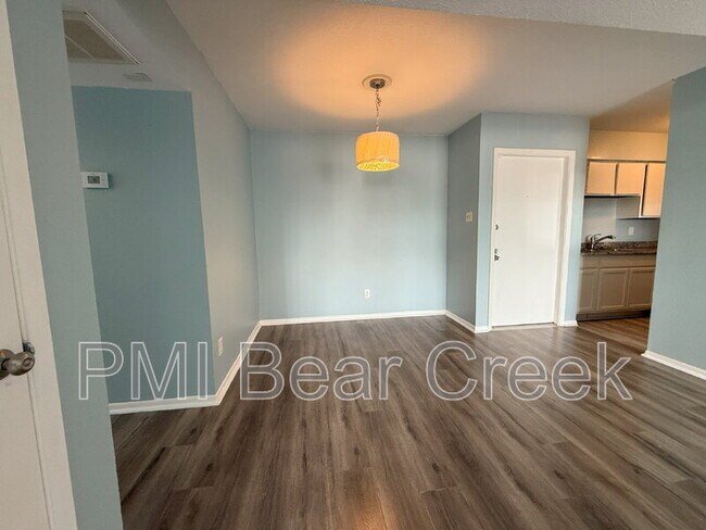 Building Photo - 8523 Hearth Dr