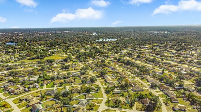 Building Photo - 820 Westbrook Terrace