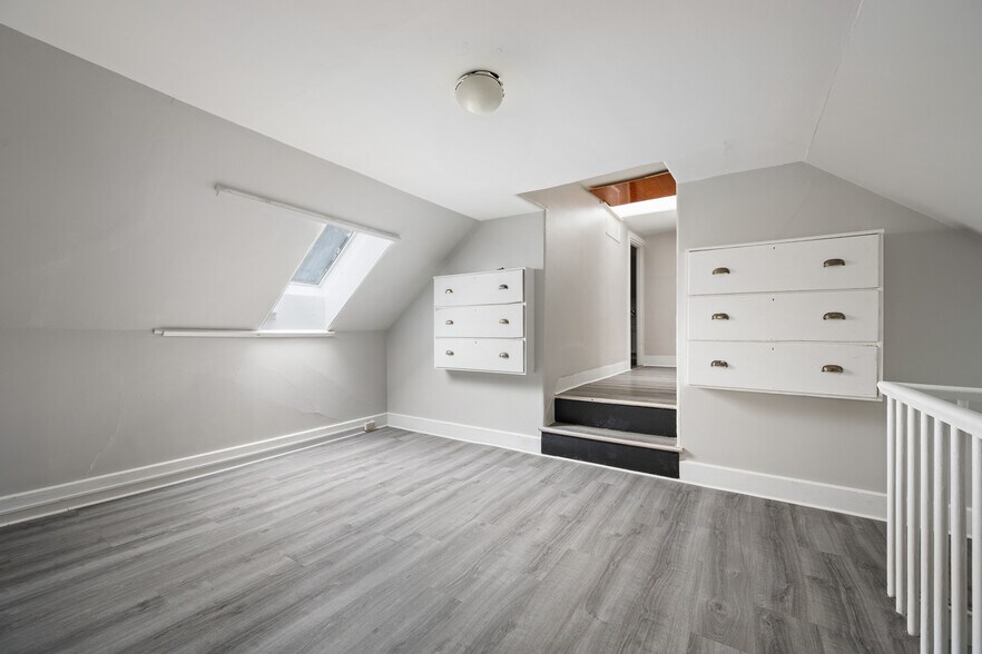 Building Photo - 135 Cedar St