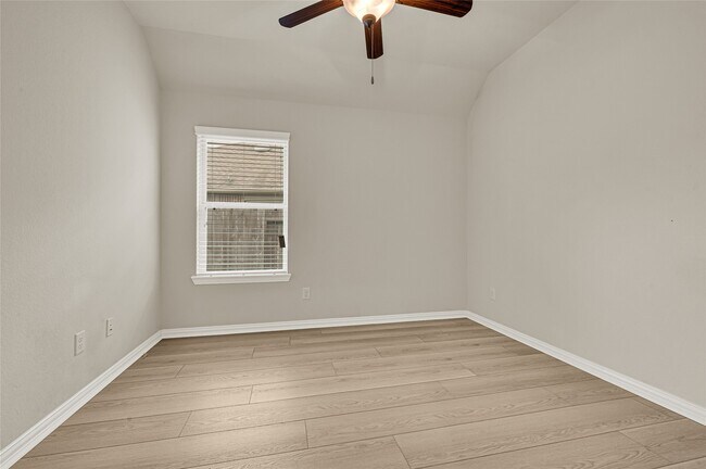 Building Photo - 2414 Willow Fall Ln