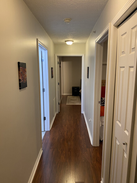 Building Photo - 3021 Birch Row Dr