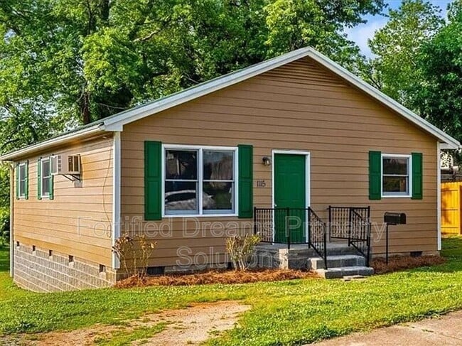 Primary Photo - 1115 Wachovia St