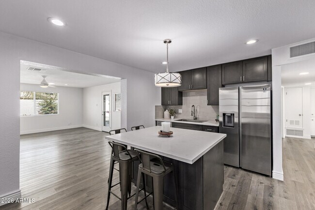 Building Photo - 424 E Fillmore St