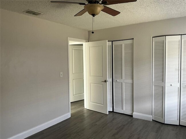 Building Photo - 3177 Whispering Dr S