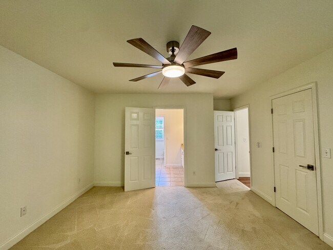 Building Photo - 220 Konawa Ln
