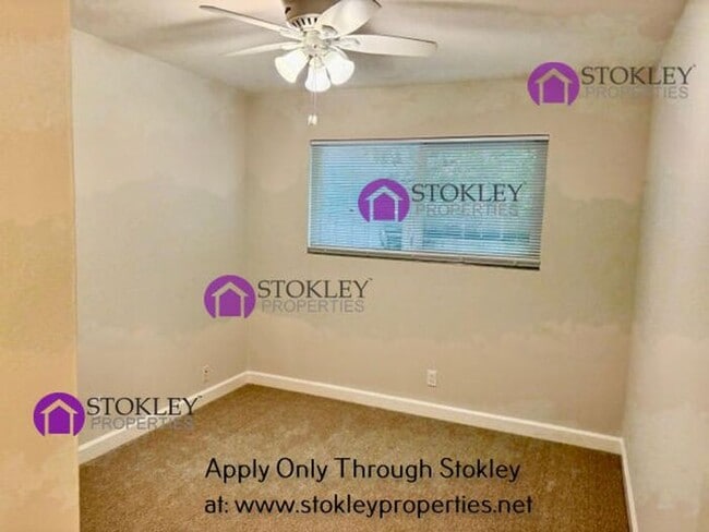 Building Photo - 1875 Queens Rd