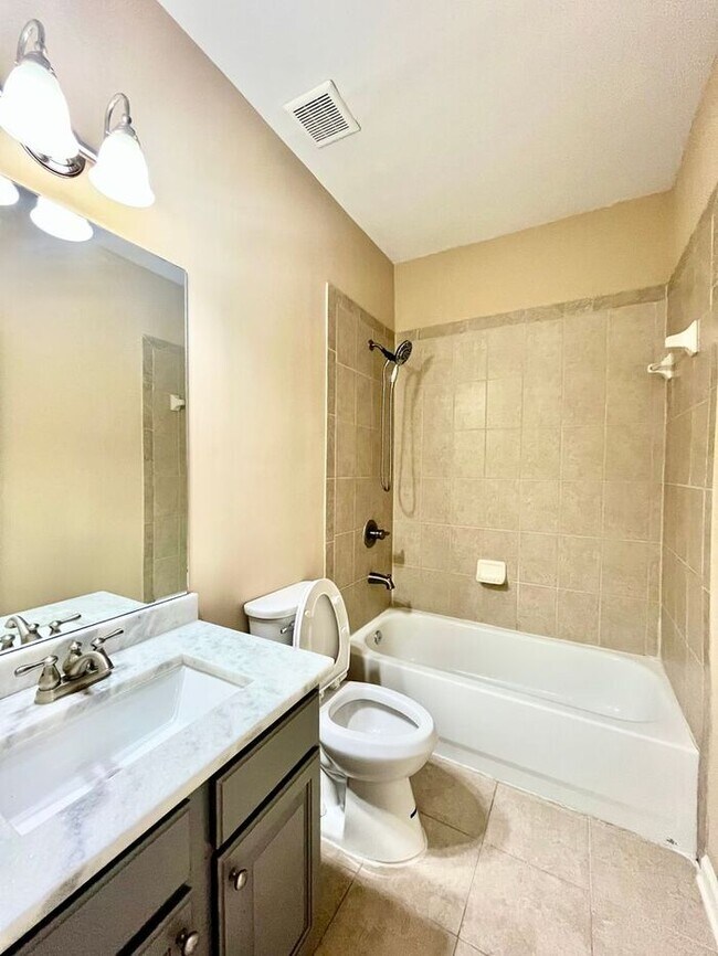 Building Photo - 12821 Doe Dr
