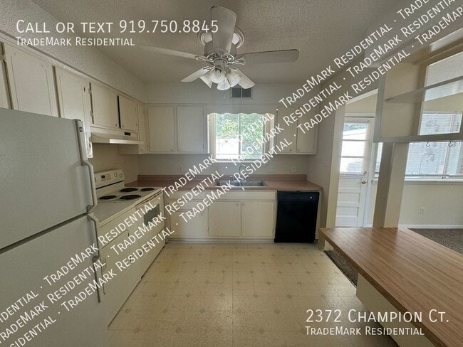 Building Photo - 2372 Champion Ct
