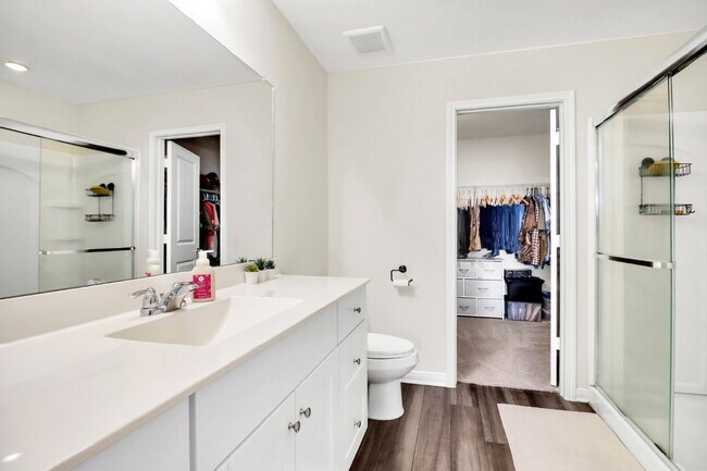 Building Photo - "Spacious 4-Bedroom Retreat with Granite Elegance in San Antonio!"