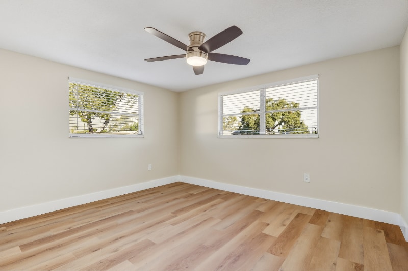 Building Photo - 3208 Holiday Lake Dr