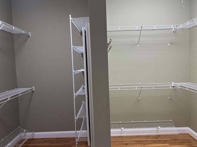 Building Photo - 101 Bellechasse Way