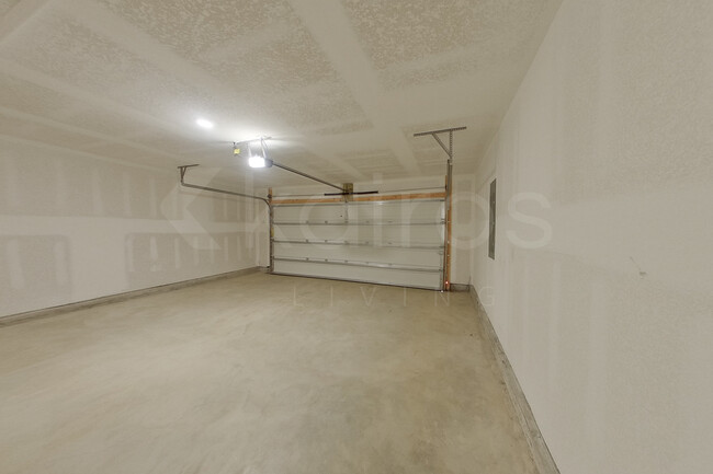 Building Photo - 4750 Malay Cir