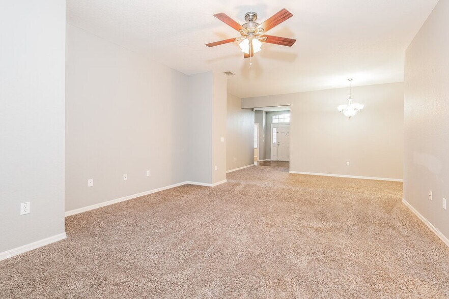 Building Photo - 7012 Brenton Manor Ln