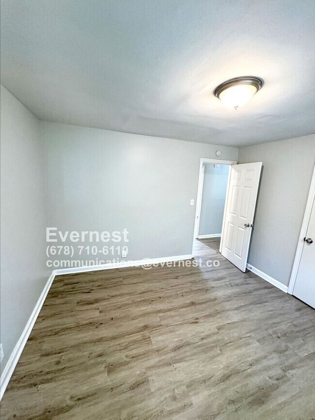 Building Photo - 4402 Davana Dr