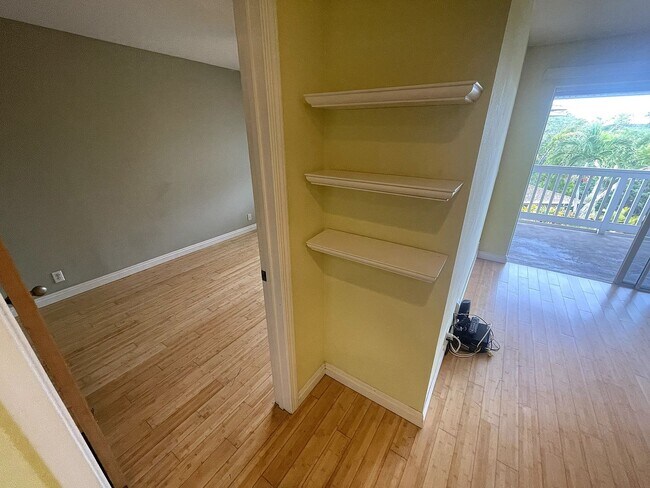 Building Photo - Kahului Ikena Unfurnished  2BR/2BA Unit Available