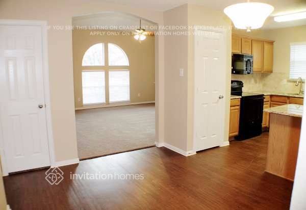 Building Photo - 1702 Cancun Dr