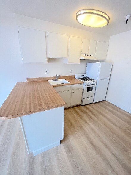 Building Photo - 147 Avenida Serra