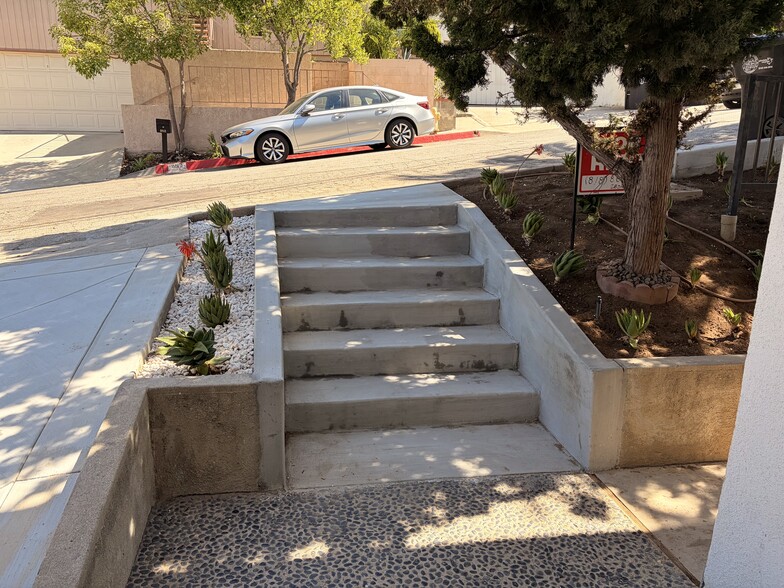 Building Photo - 851 Reeves Pl