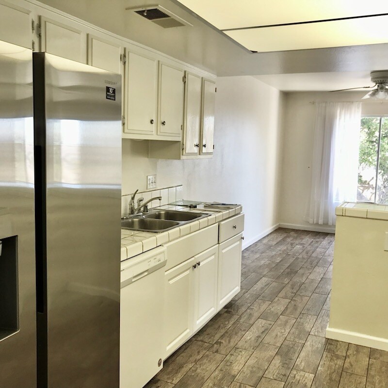 kitchen - 9835 Genesee Ave