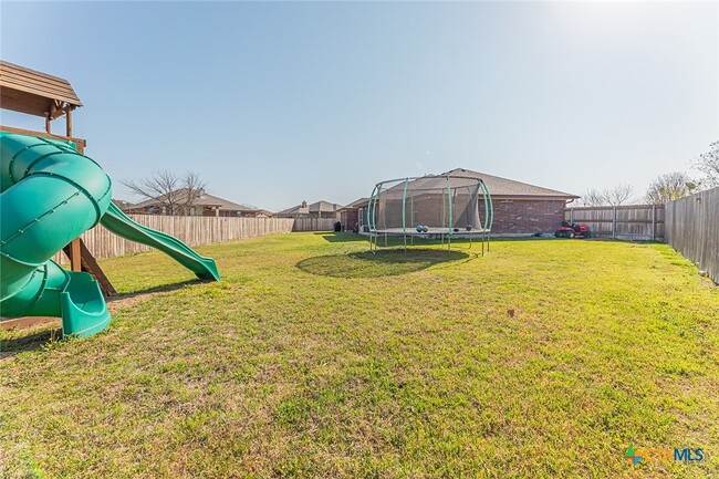 Building Photo - 4011 Salt Fork Dr