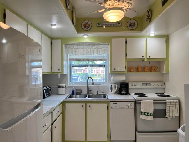 Building Photo - 2980 Crosley Dr E