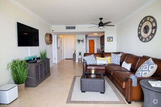 Building Photo - 1 br, 1.5 bath Condo - 333 NE 21st Ave Apt...