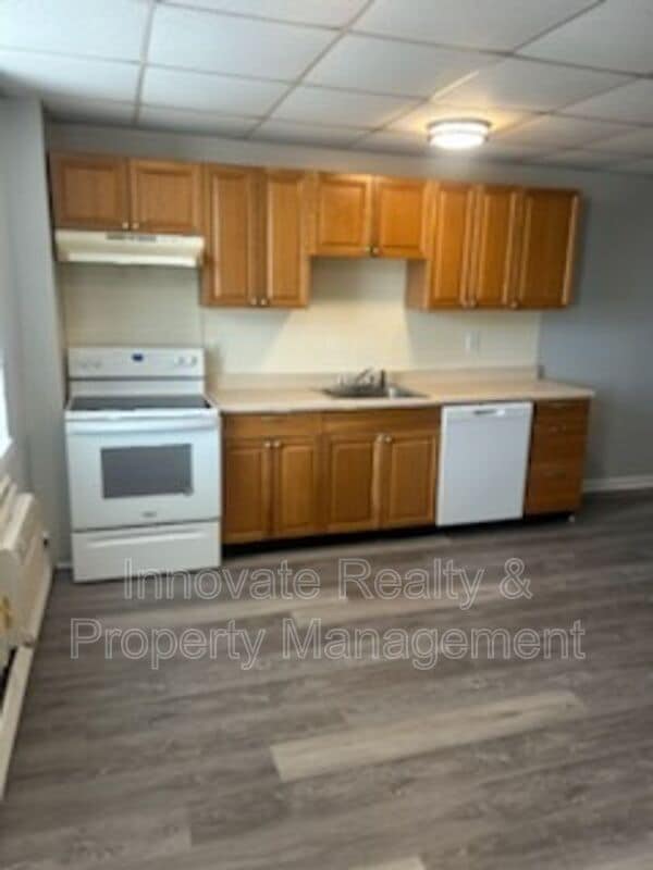 Building Photo - 29 Logan Ave