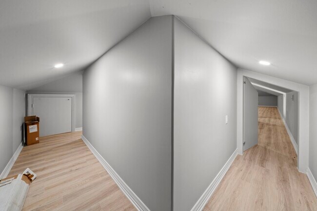 Building Photo - 2102 Countryshire Ln