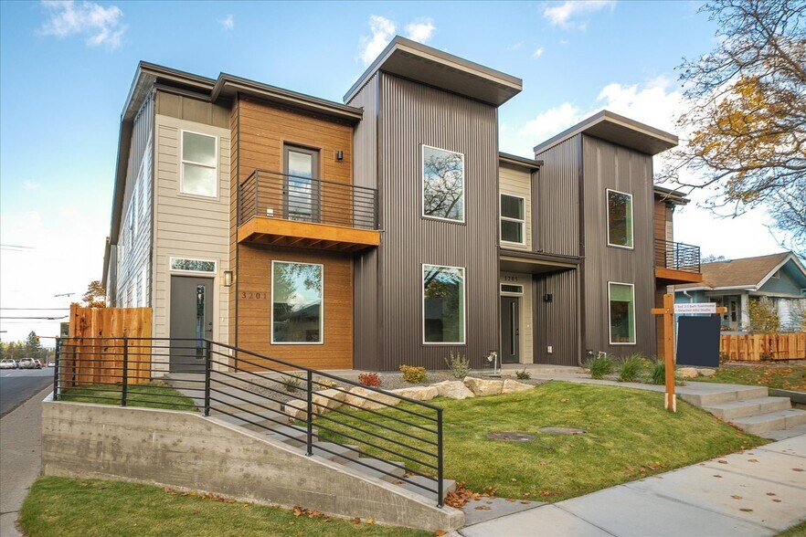 Building Photo - 3201 E 30th Ave