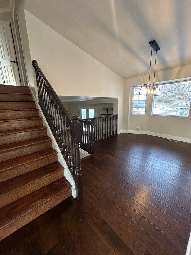 Building Photo - GET $500 OFF THE FIRST MONTHS RENT!!!