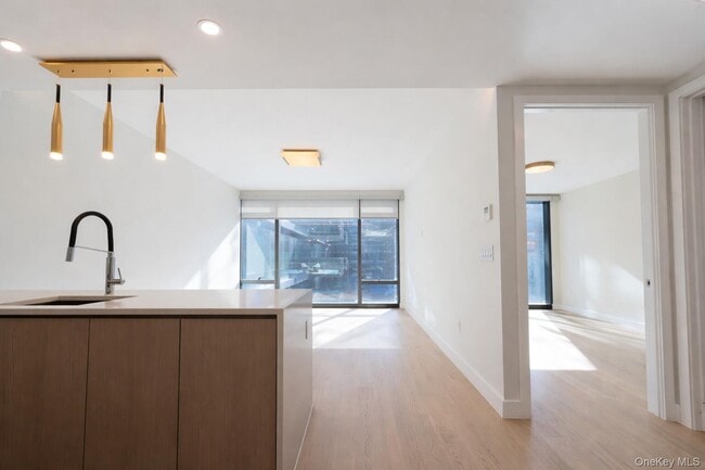 Building Photo - 38-20 Parsons Blvd