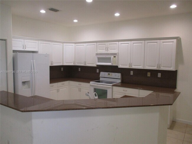 Building Photo - 8803 SW 206th Ln