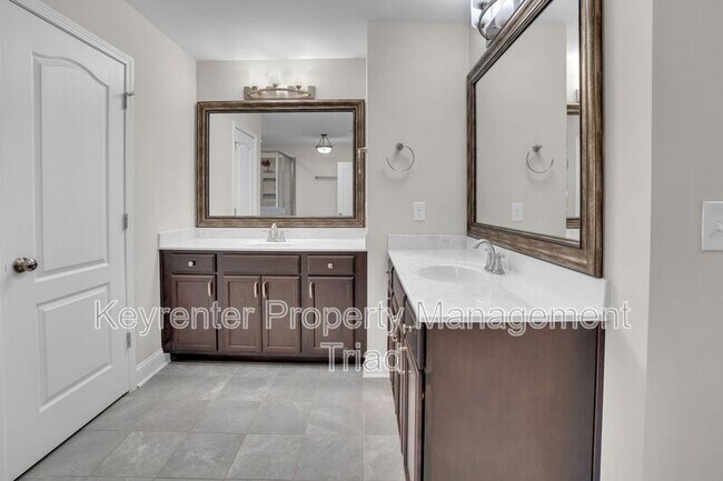 Building Photo - 5470 Noble View Dr