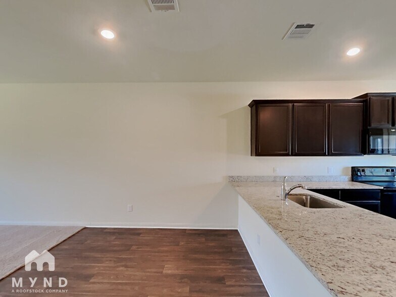 Building Photo - 105 Pettigrew Ct