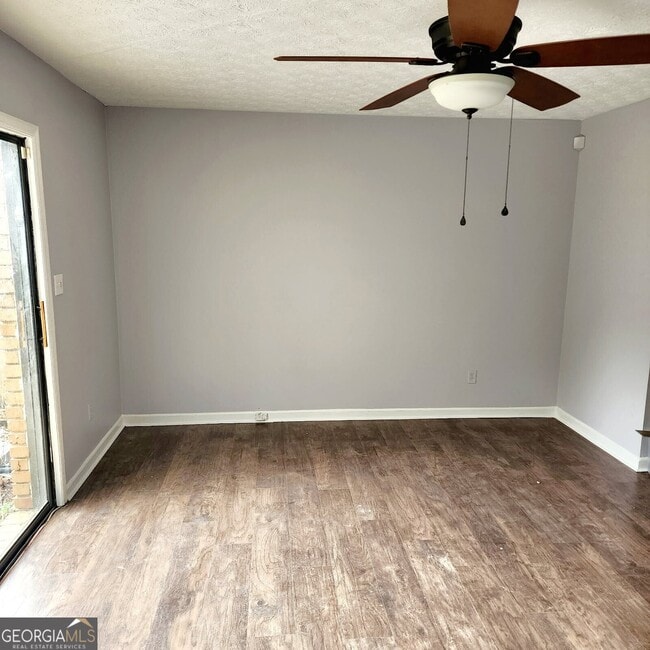 Building Photo - 6572 Sleepy Hollow Ln