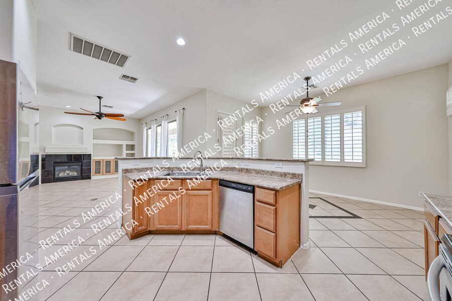 Building Photo - 4307 W Hopi Trail