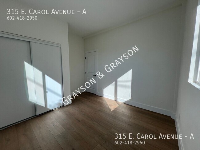 Building Photo - 315 E Carol Ave